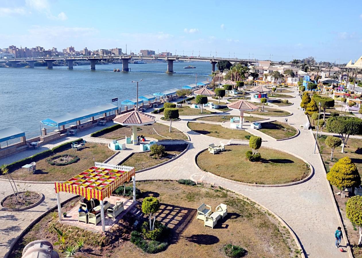Elminya Compound Hotel Buitenkant foto